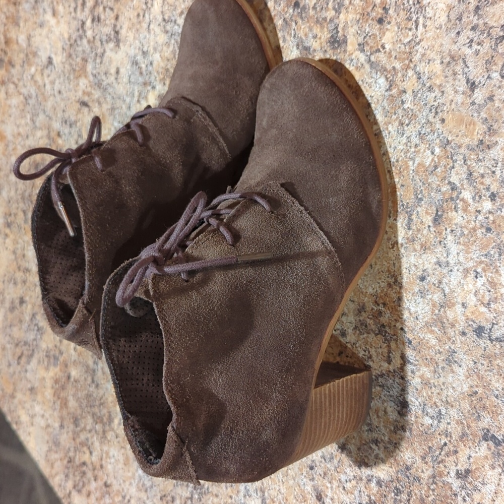 Women's heeled boots